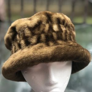 Ladies Leopard Faux Fur Cuff Cloche